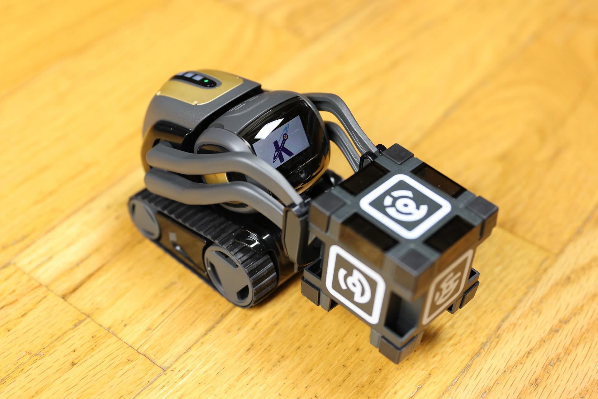 Program the Anki Vector Robot to Play Fetch - We Show You How